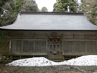 伊須流岐比古神社拝殿