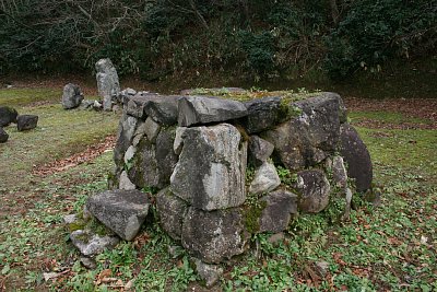 宝池院跡に残る石垣遺構