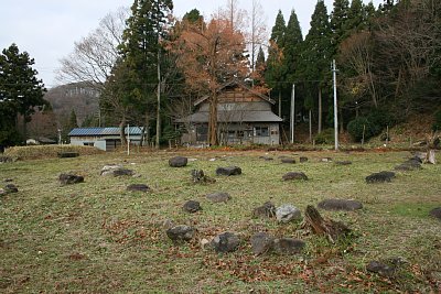 宝池院跡に残る礎石