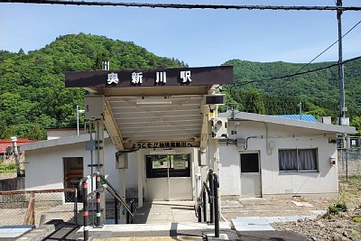 ホームが高いところにある
