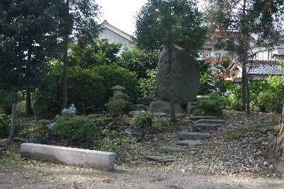 柴田屋館跡に残る土塁