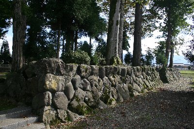 柴田屋館を囲む石垣