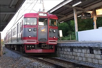 115系が停車しました