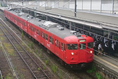 115系「コカ・コーラ」広告電車