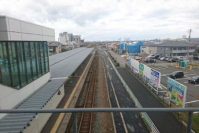 跨線橋からホーム