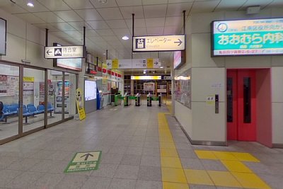 改札口と待合室