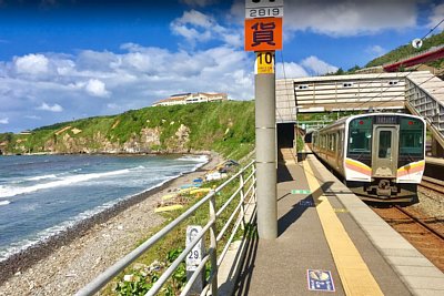普通列車が停車しました