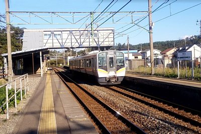 普通列車が停車しました