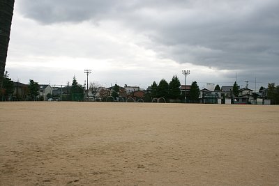 新庄城跡　今は新庄小学校グラウンドです