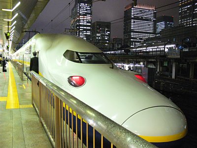 東京駅に停車するE4系Maxやまびこ