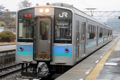 E127系100番台電車が到着しました