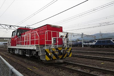 HD300型ハイブリッドディーゼル機関車