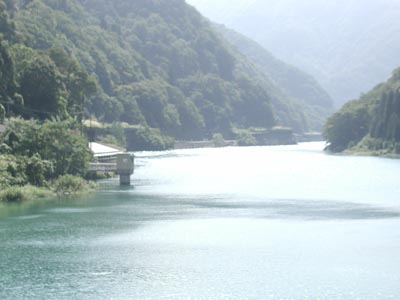 ダム湖と神通峡