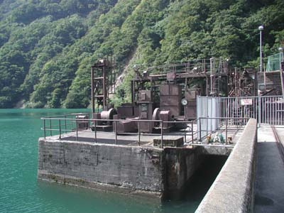 天端上の巻き上げ機