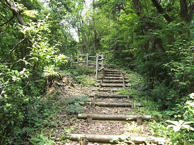 急坂を登ります