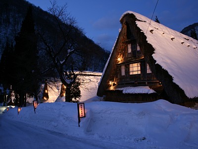 夜の合掌の里