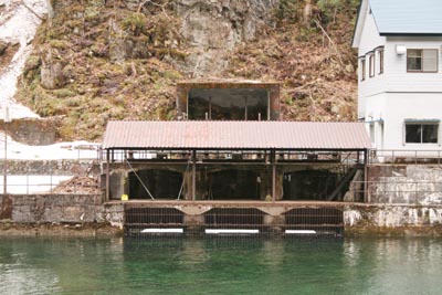 見座発電所への取水口