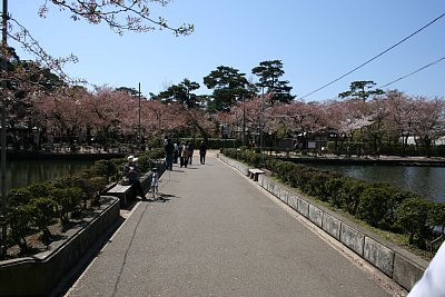 本丸と二の丸を結ぶ土橋