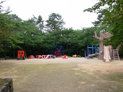 高岡城跡児童公園