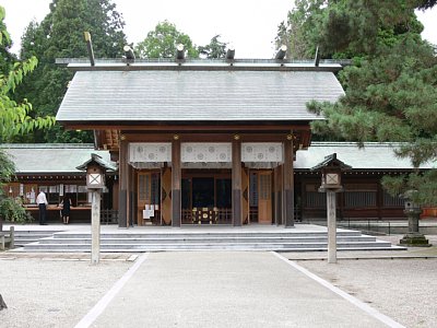 本丸跡にある射水神社