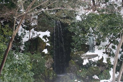 朝陽の滝