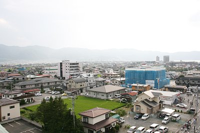 高島城天守から望む諏訪市の町並み