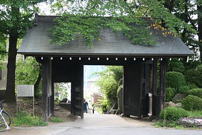 高島城川渡門(三の丸御殿裏門)