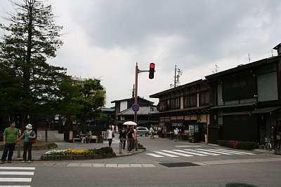 記念館前の通り