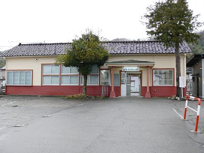 西富山駅