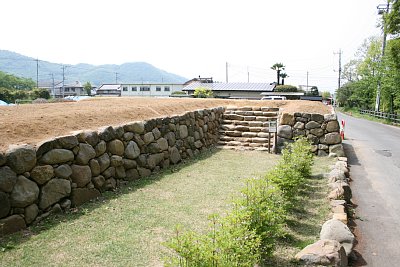 復元された大手石塁