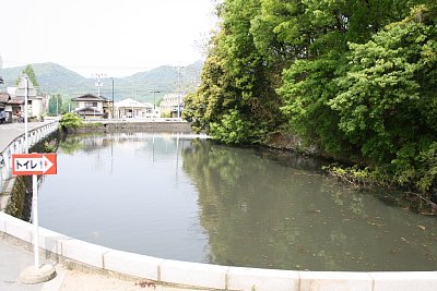 みその橋から見た水堀