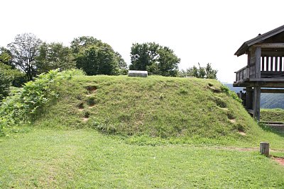 鳥越城本丸望楼台跡