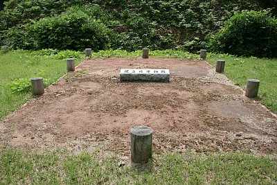 鳥越城後二の丸掘立柱建物跡