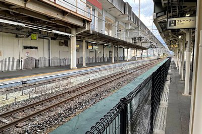 2番ホームは使用不能