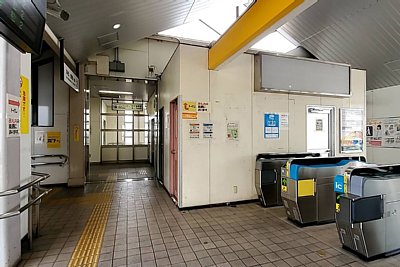 改札口