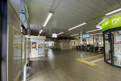 改札口