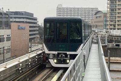六甲ライナー