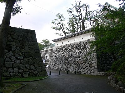 東出丸から本丸への通路