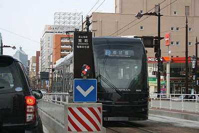 荒町停留場に停車するセントラム