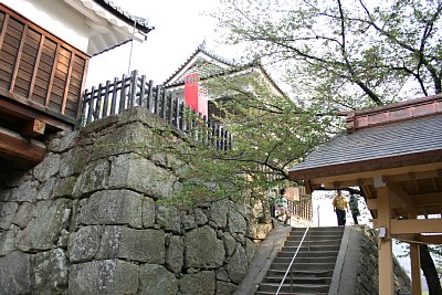 上田城南櫓と石垣