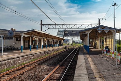 �z�[���ƌא���