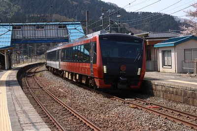 �����u�C���vHB-E300�n�C����