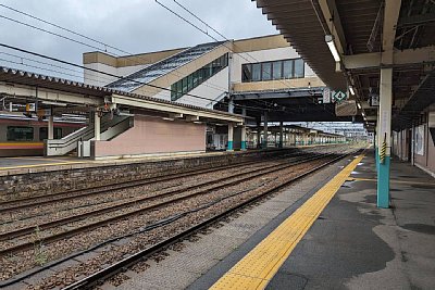 �z�[���ƌא���