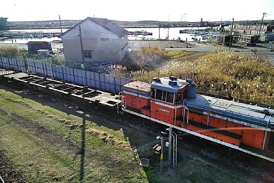 DE10で貨車を牽引