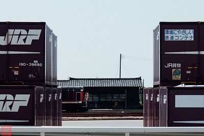 コンテナが積まれています