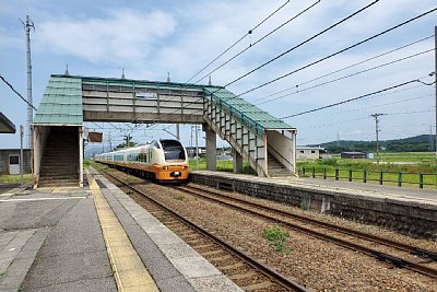 ���Ύ��z�[���Ɠ��}�u���Ȃفv