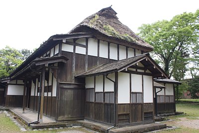 主屋東側