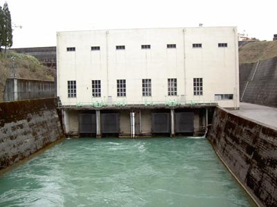 発電所の放流路