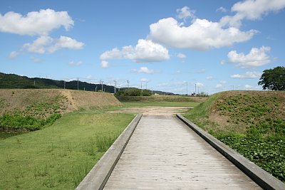 二の丸から本丸への木橋