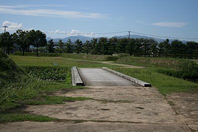 本丸と二の丸に架かる木橋